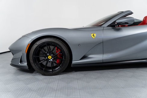 Used 2021 Ferrari 812 GTS image 16