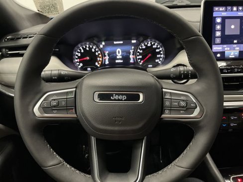 Used 2024 Jeep Compass Limited image 15