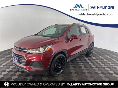 Used 2021 Chevrolet Trax LT w/ Premium Seat Package image 3
