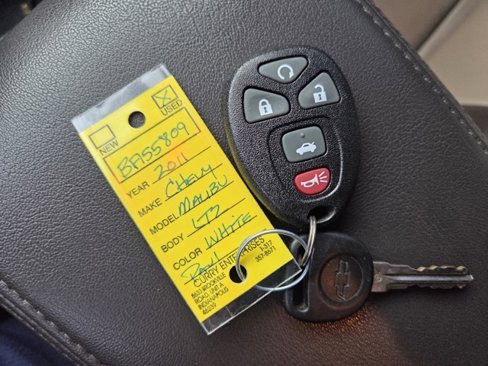 Used 2011 Chevrolet Malibu LTZ image 17