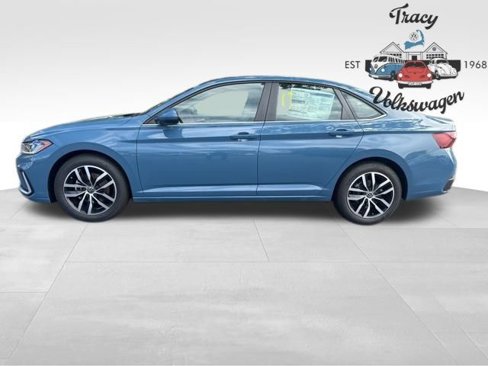 New 2025 Volkswagen Jetta SE image 8