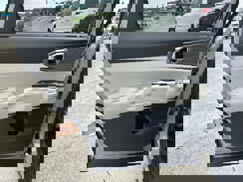 Used 2022 Kia Sorento EX w/ Panoramic Sunroof Package image 21