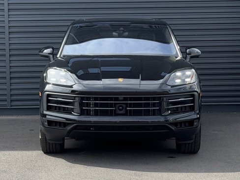 Used 2024 Porsche Cayenne image 10