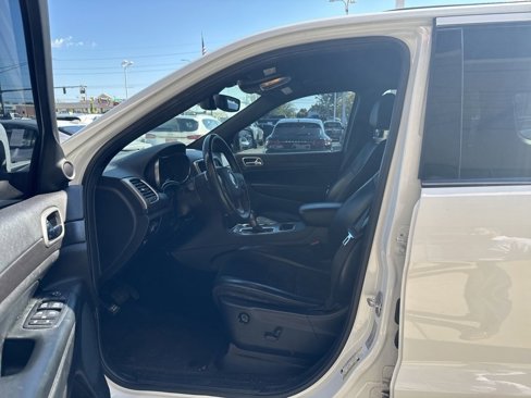 Used 2017 Jeep Grand Cherokee Altitude image 14