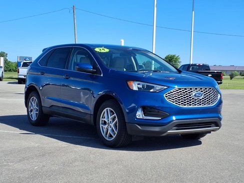 Used 2024 Ford Edge SEL w/ Convenience Package image 3