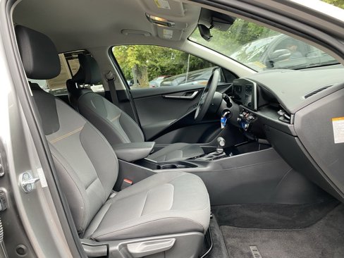 Used 2023 Kia Niro LX image 36