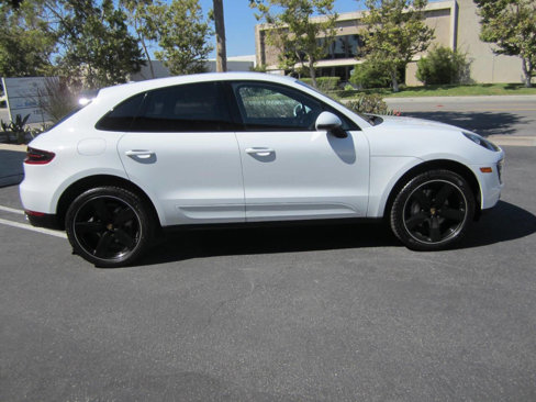 Used 2016 Porsche Macan S w/ Premium Package Plus image 2