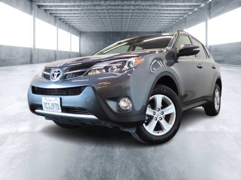 Used 2013 Toyota RAV4 XLE image 2
