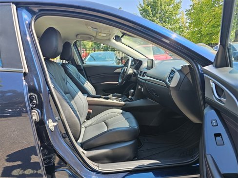 Used 2018 MAZDA MAZDA3 Touring image 12