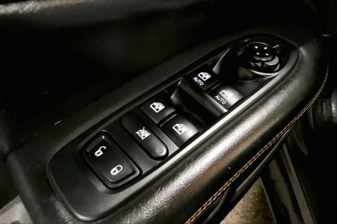 Used 2017 Jeep Compass Latitude w/ Cold Weather Group image 34