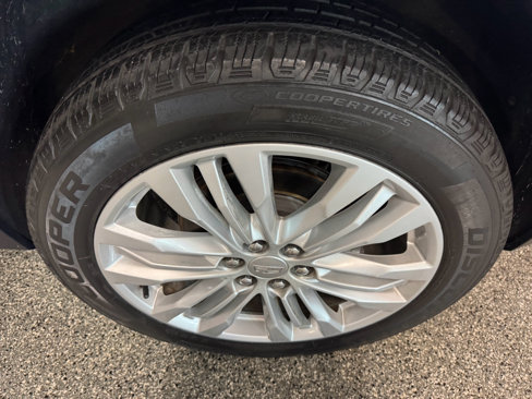 Used 2018 Cadillac XT5 Premium Luxury image 14