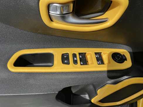 Used 2015 Jeep Renegade Latitude w/ Cold Weather Group II image 18