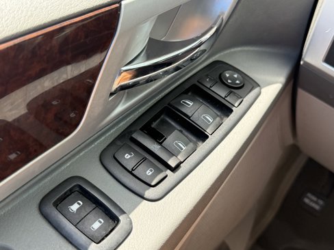 Used 2010 Chrysler Town & Country Touring image 24