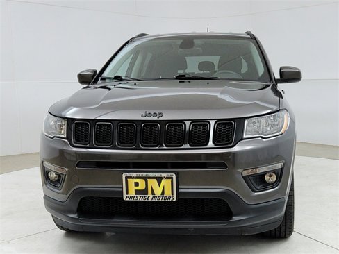 Used 2018 Jeep Compass Latitude image 2