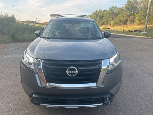 Used 2022 Nissan Pathfinder SL w/ SL Premium Package image 1