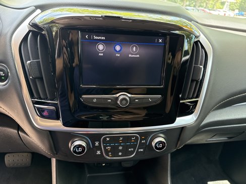 Used 2020 Chevrolet Traverse LS image 27