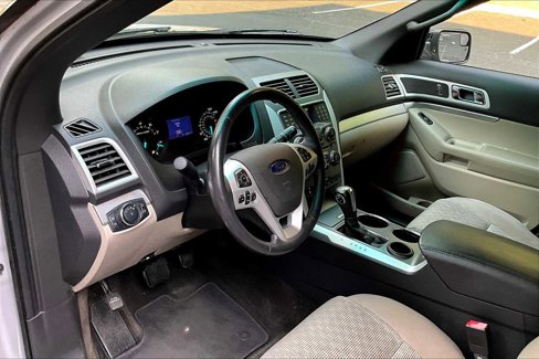 Used 2013 Ford Explorer XLT image 16