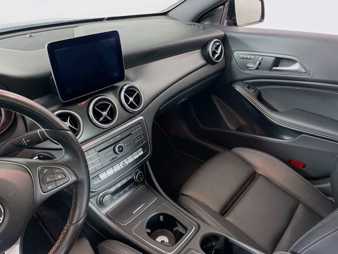 Used 2018 Mercedes-Benz CLA 250 4MATIC image 21
