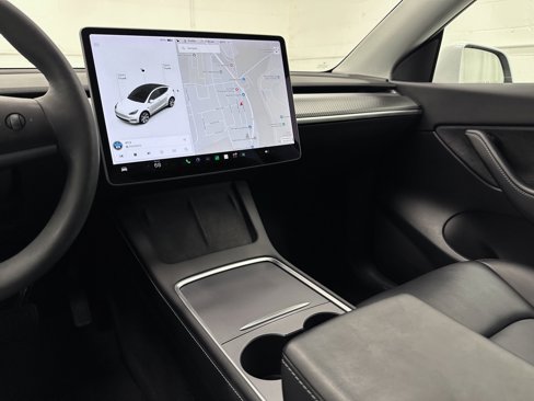 Used 2021 Tesla Model Y Long Range image 26