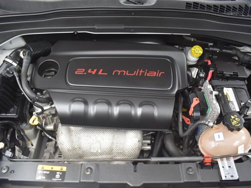 Used 2017 Jeep Renegade Limited image 34