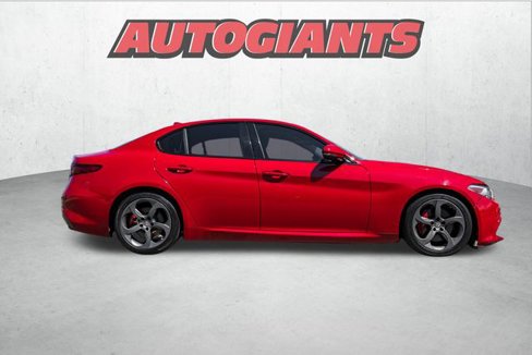Used 2018 Alfa Romeo Giulia image 5