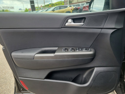 Used 2021 Kia Sportage S image 12