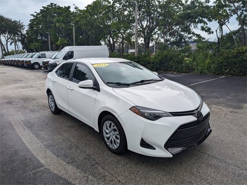Used 2019 Toyota Corolla L image 2