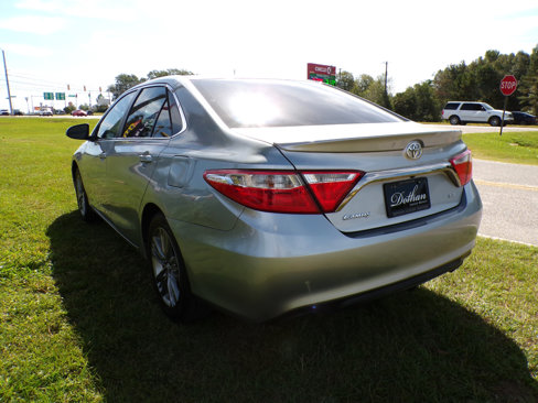 Used 2017 Toyota Camry SE image 5