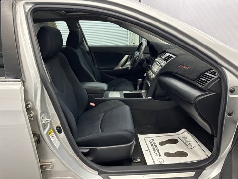 Used 2010 Toyota Camry image 14