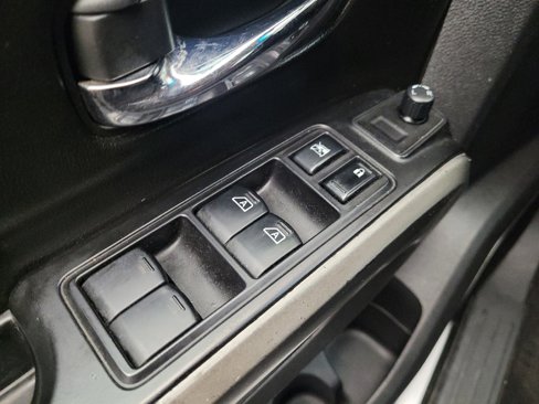 Used 2015 Nissan Armada SV w/ SV Driver Package image 27
