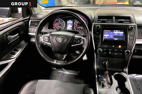Used 2017 Toyota Camry SE image 5