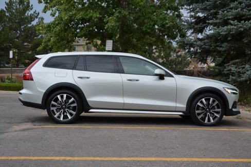 Used 2020 Volvo V60 T5 Cross Country w/ Protection Package Premier image 8