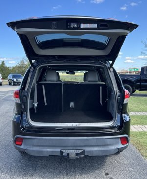 Used 2017 Toyota Highlander SE image 26