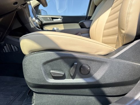Used 2022 Ford Edge SEL w/ Convenience Package image 25