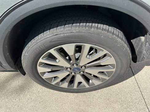 Used 2022 Ford Escape Titanium image 10