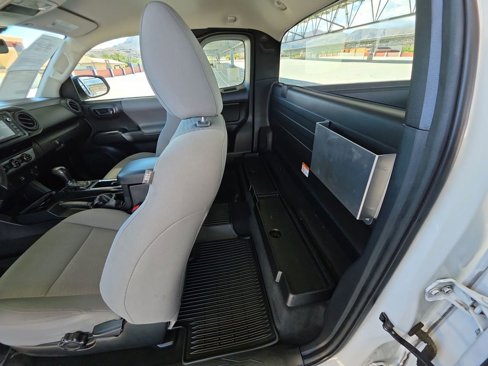 Used 2018 Toyota Tacoma SR image 25