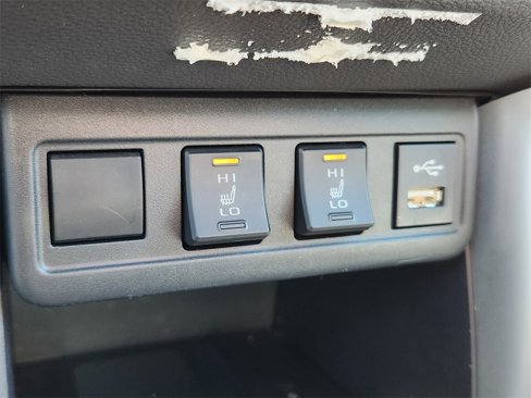 Used 2022 Toyota Corolla Cross XLE image 27