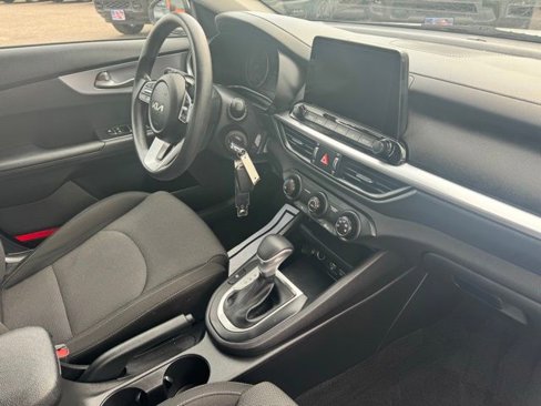 Used 2022 Kia Forte LXS image 23