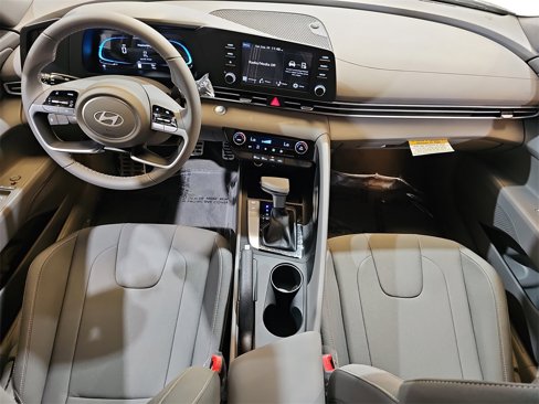 New 2025 Hyundai Elantra Sport image 9