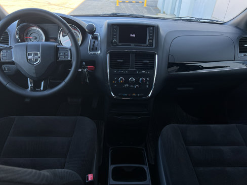 Used 2018 Dodge Grand Caravan SE image 20