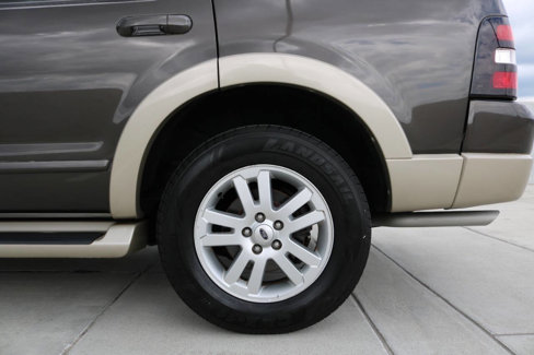 Used 2006 Ford Explorer Eddie Bauer image 29