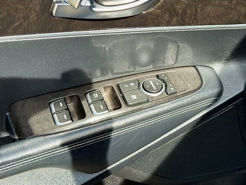 Used 2016 Kia Sorento LX image 18