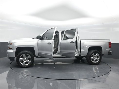 Used 2018 Chevrolet Silverado 1500 LT w/ Texas Edition image 28