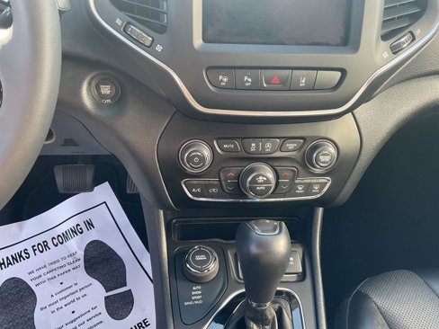 Used 2023 Jeep Cherokee Altitude Lux image 15