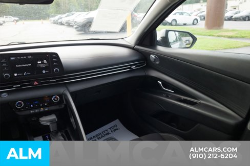 Used 2023 Hyundai Elantra SEL image 19