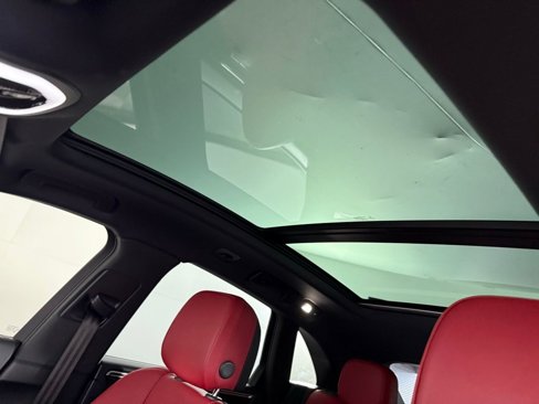 Certified 2021 Porsche Macan S image 31