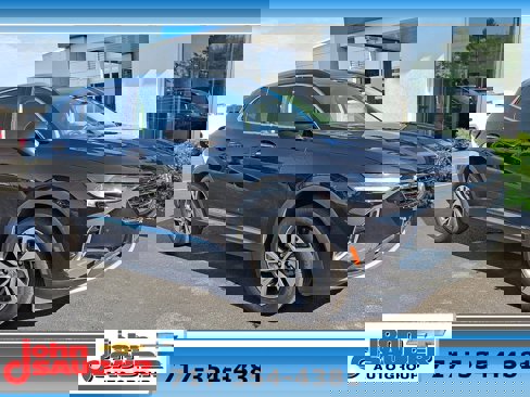 Used 2023 Buick Envision Essence image 1