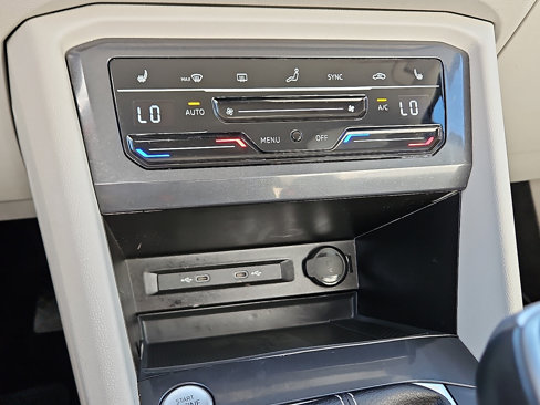 Used 2023 Volkswagen Tiguan SE image 14