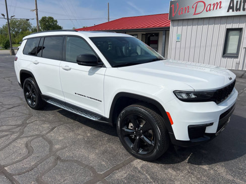 Used 2023 Jeep Grand Cherokee L Limited w/ Black Appearance Package image 3