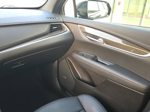 Used 2021 Cadillac XT5 Sportv w/ LPO, ONYX Package image 20